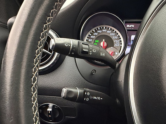 Mercedes-Benz GLA200 14 of 30
