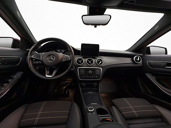 Mercedes-Benz GLA200 12 of 30