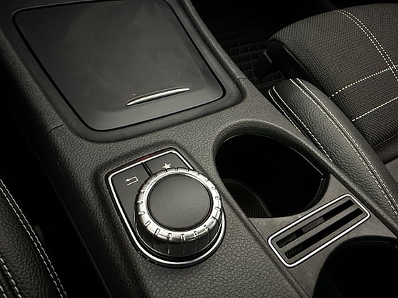 Mercedes-Benz GLA200 24 of 30