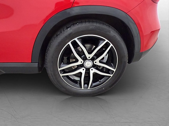Mercedes-Benz GLA200 30 of 30
