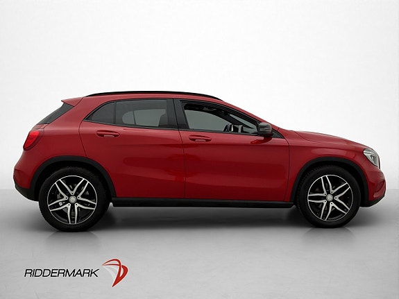 Mercedes-Benz GLA200 9 of 30