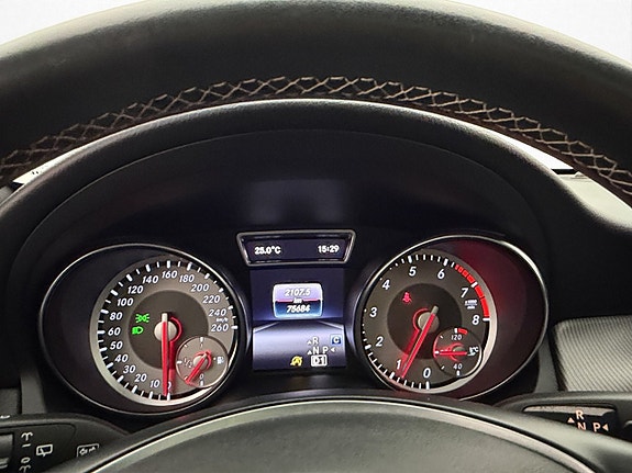 Mercedes-Benz GLA200 16 of 30