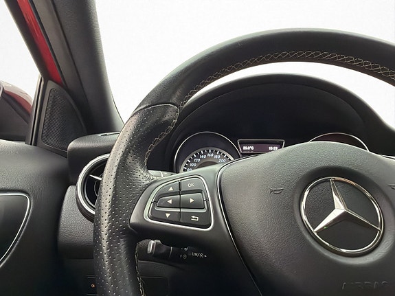Mercedes-Benz GLA200 15 of 30