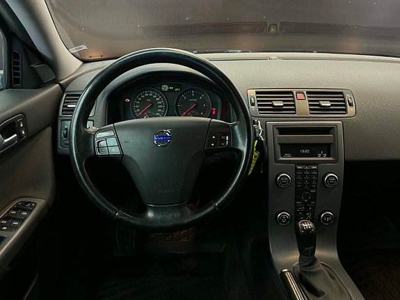 Volvo V50 3 of 12