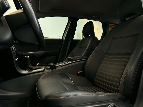 Volvo V50 2 of 12