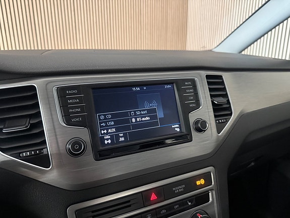 Volkswagen Golf Sportsvan 25 of 27