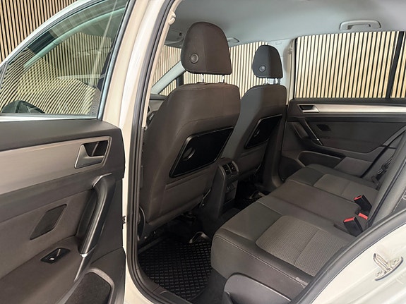 Volkswagen Golf Sportsvan 15 of 27