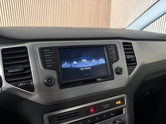 Volkswagen Golf Sportsvan 26 of 27