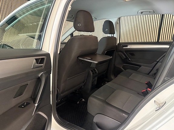 Volkswagen Golf Sportsvan 16 of 27