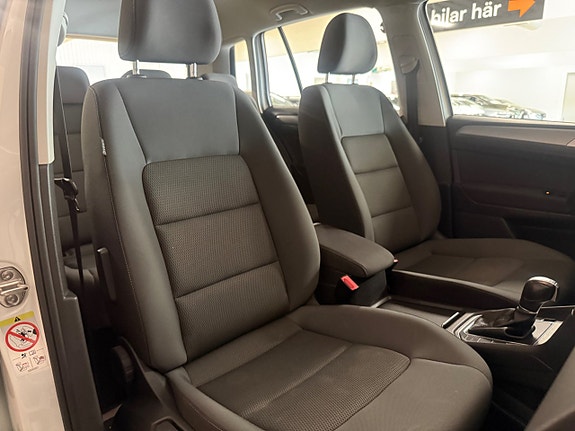 Volkswagen Golf Sportsvan 21 of 27