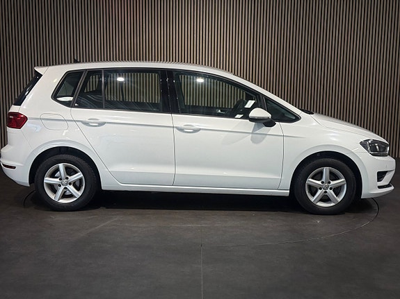 Volkswagen Golf Sportsvan 3 of 27