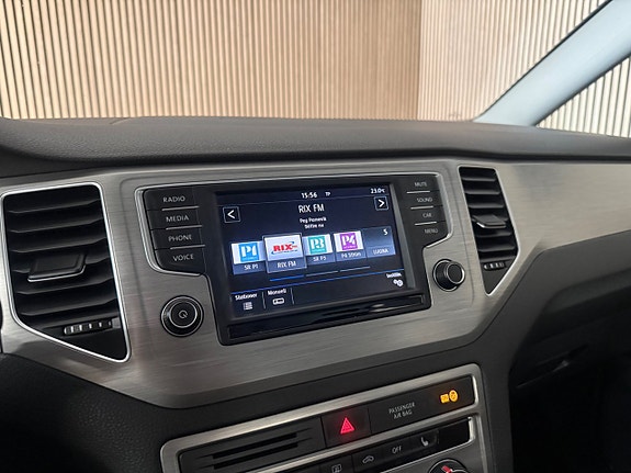 Volkswagen Golf Sportsvan 24 of 27