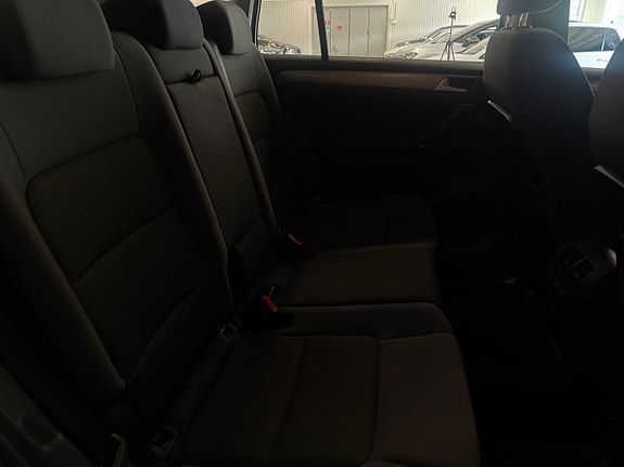 Volkswagen Golf Sportsvan 19 of 27