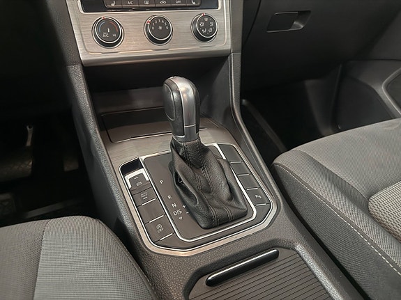 Volkswagen Golf Sportsvan 14 of 27