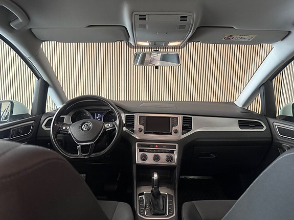 Volkswagen Golf Sportsvan 12 of 27