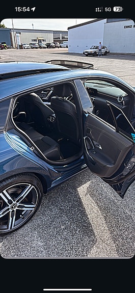 Mercedes-Benz CLA200 d 3 of 7