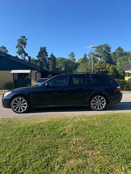 BMW 530Xi 2 of 10