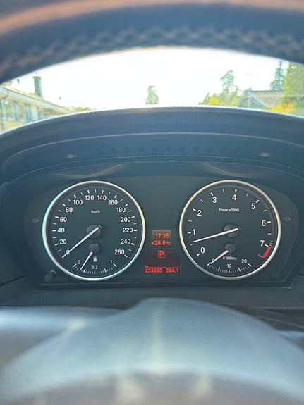 BMW 530Xi 7 of 10