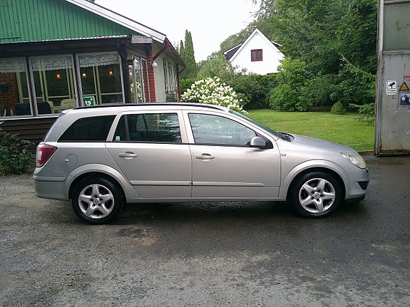 Opel Astra 2 of 3