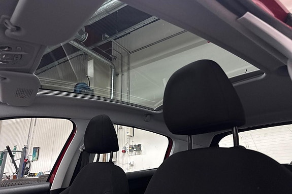 Peugeot 208 17 of 19