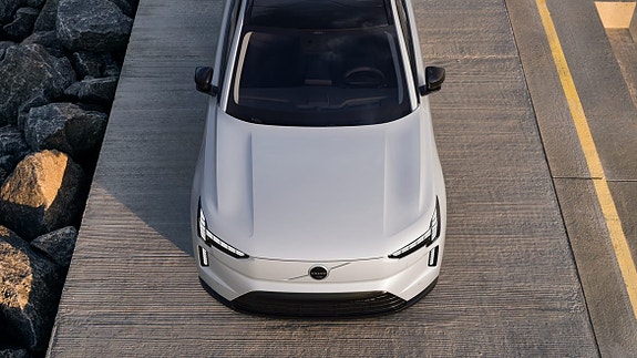 Volvo EX90 10 of 27