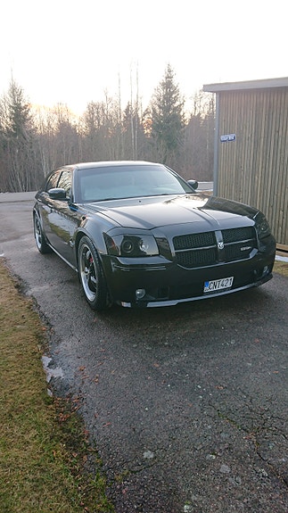 Dodge Magnum 2 of 5