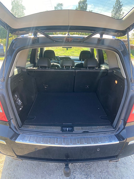 Mercedes-Benz GLK280 5 of 14