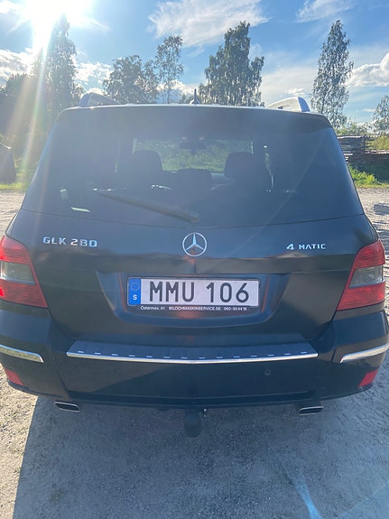 Mercedes-Benz GLK280 4 of 14