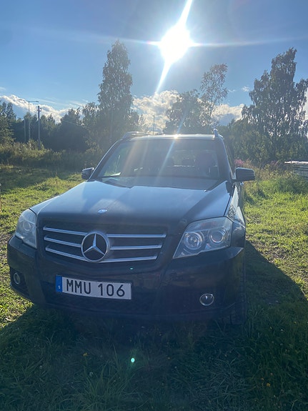 Mercedes-Benz GLK280 2 of 14