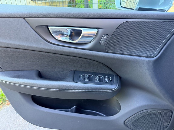 Volvo V60 9 of 28