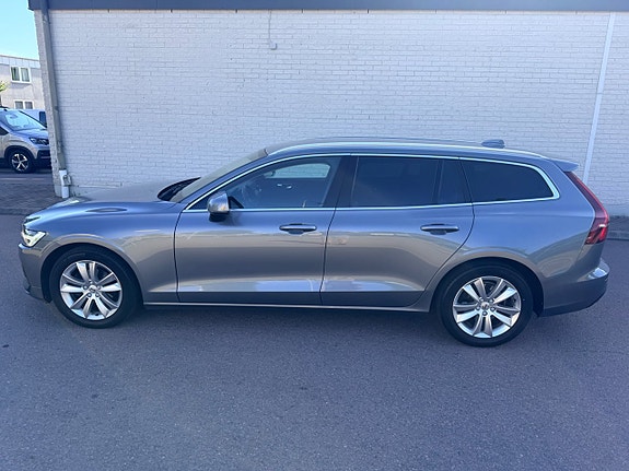 Volvo V60 2 of 28
