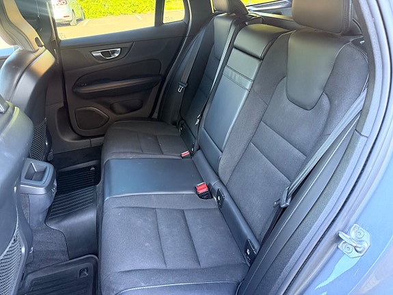 Volvo V60 14 of 28