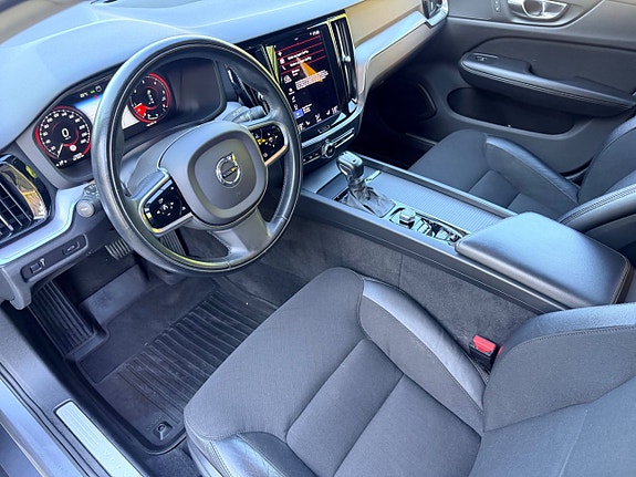 Volvo V60 11 of 28