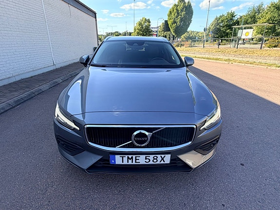Volvo V60 8 of 28
