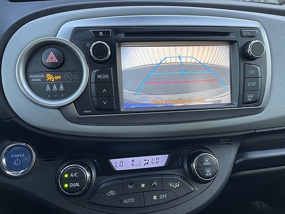 Toyota Yaris 10 of 19