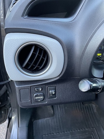 Toyota Yaris 16 of 19