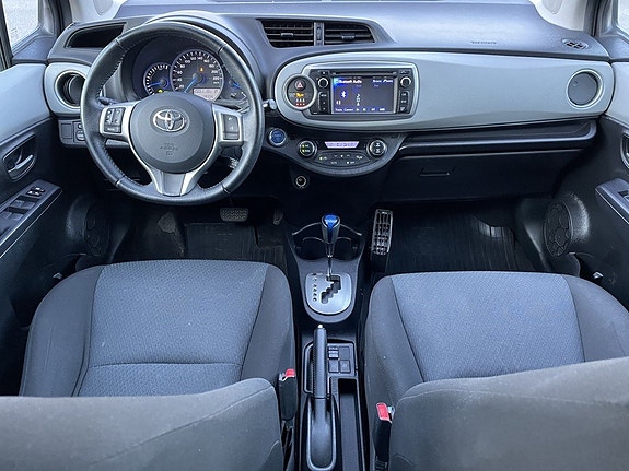 Toyota Yaris 9 of 19