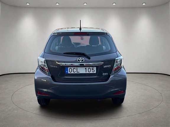 Toyota Yaris 5 of 21