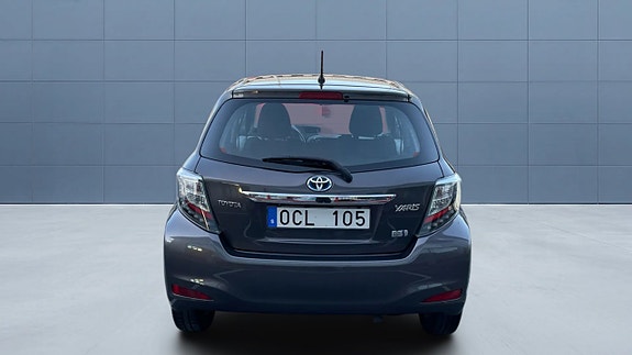 Toyota Yaris 5 of 19