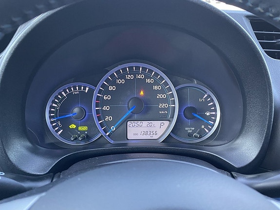 Toyota Yaris 8 of 19