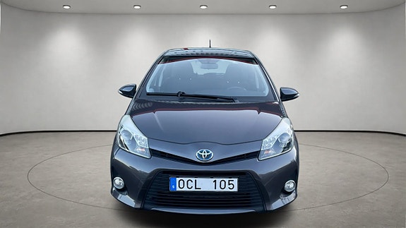 Toyota Yaris 2 of 21