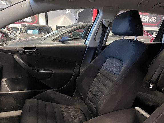 Volkswagen Passat 15 of 15