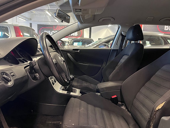 Volkswagen Passat 11 of 15