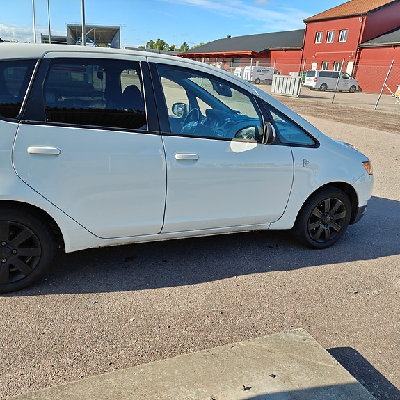 Mitsubishi Colt 3 of 6