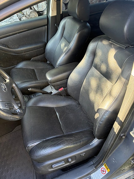 Toyota Avensis 6 of 8