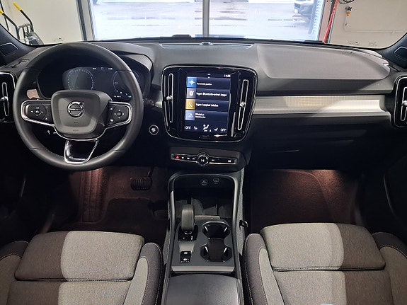 Volvo XC40 5 of 6