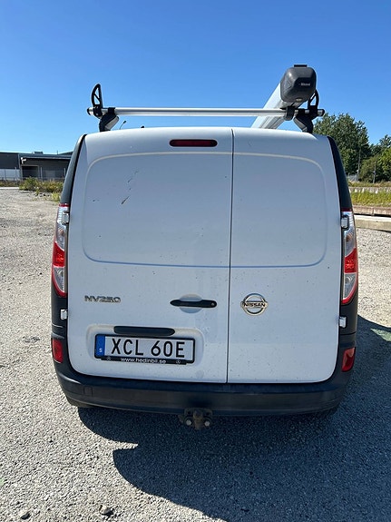 Nissan NV250 4 of 6