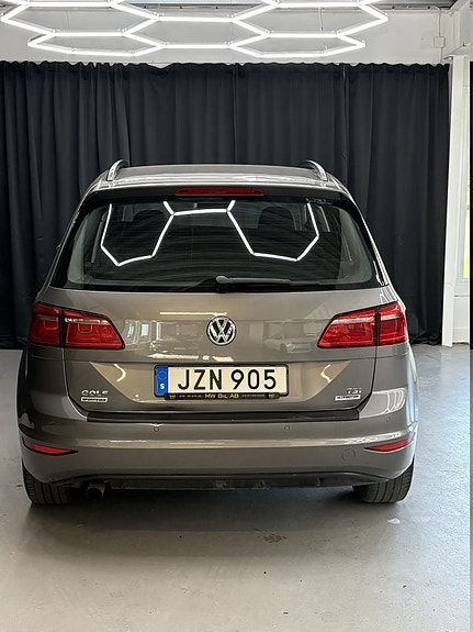 Volkswagen Golf Sportsvan 10 of 14