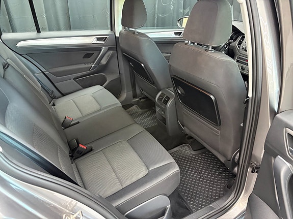 Volkswagen Golf Sportsvan 8 of 14