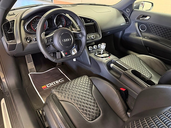Audi R8 14 of 24